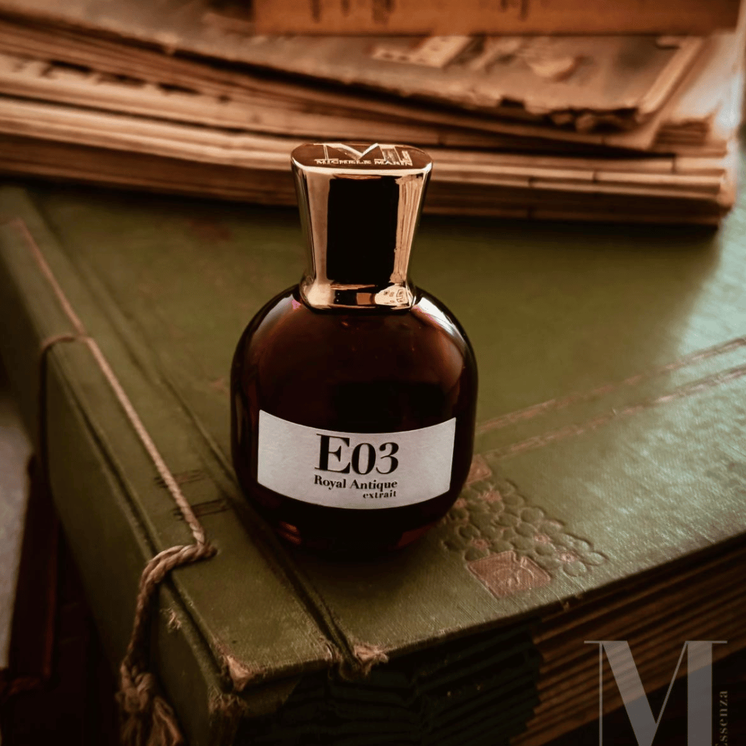 Royal Antique Michele Marin scent amor Fachmann Nischenduft auf altem Buch