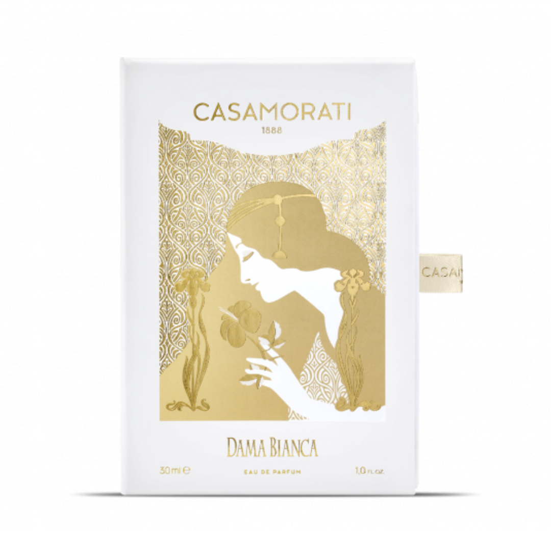 Die kunstvolle Verpackung von Xerjoff Dama Bianca Eau de Parfum – eleganter Nischenduft mit nostalgischem Charakter, stilvoll präsentiert bei scent amor