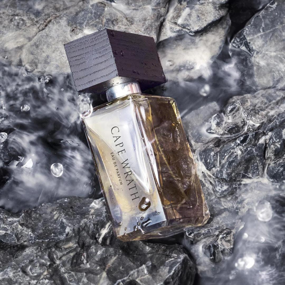 BeauFort London Cape Wrath Eau de Parfum – kunstvoll inszenierter Flakon mit Anklängen an Küste und Meer – intensiver Nischenduft bei scent amor