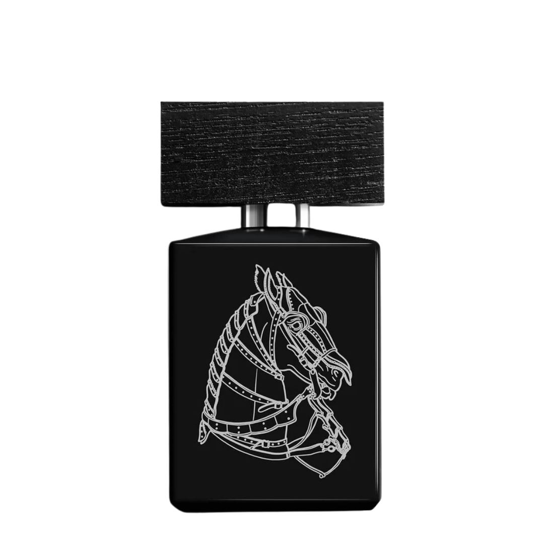 Flakon von BeauFort London Iron Duke Eau de Parfum, eleganter schwarzer Duftflakon mit Pferdemotiv, erhältlich bei scent amor