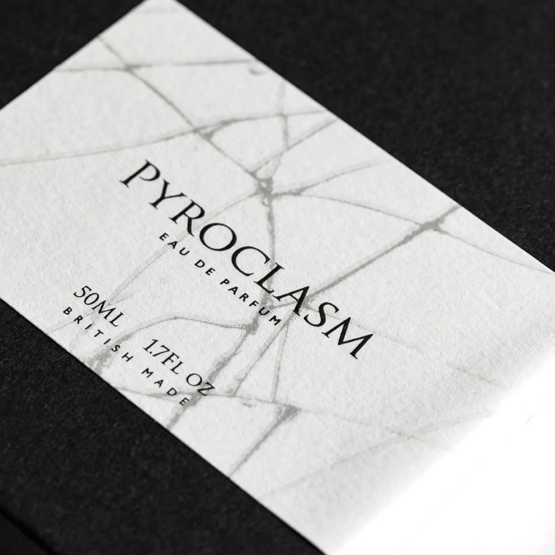 BeauFort London Pyroclasm Eau de Parfum – Cover der Box mit Duftnamen, markante Präsentation bei scent amor