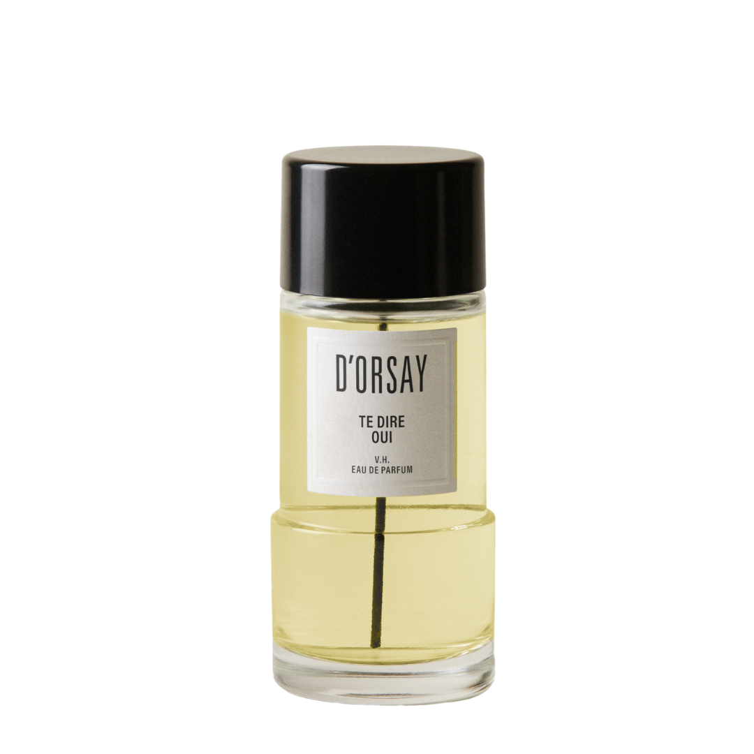 Freigestellter Flakon von Te dire oui. V.H. Eau de Parfum von D’Orsay, klarer Glasflakon mit schwarzem Verschluss und minimalistischer Etikettierung, erhältlich bei scent amor.