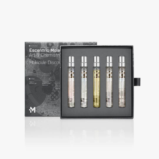 Escentric Molecules Molecule Discovery Set Eau de Toilette mit Probenflakons in geöffneter Box, modernes Set zum Kennenlernen der Molecule Düfte, erhältlich bei scent amor.