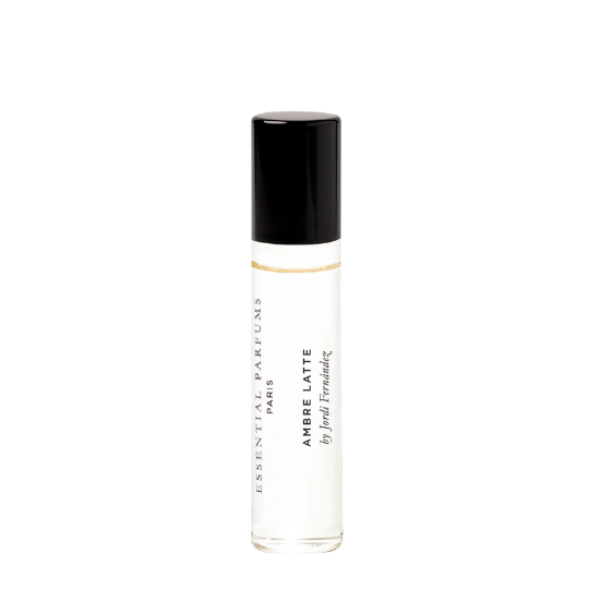 Essential Parfums Ambre Latte Eau de Parfum als eleganter weißer Travel Spray mit schwarzer Kappe im minimalistischen Design, erhältlich bei scent amor.