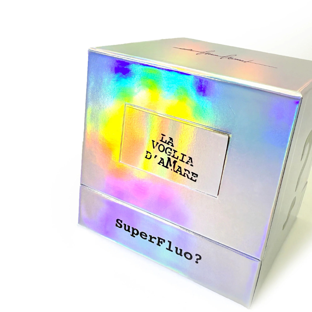 Filippo Sorcinelli La Voglia d’Amare Extrait de Parfum, schillernde SuperFluo? Duftbox mit typografischem Design, künstlerisch und provokant, erhältlich bei scent amor.