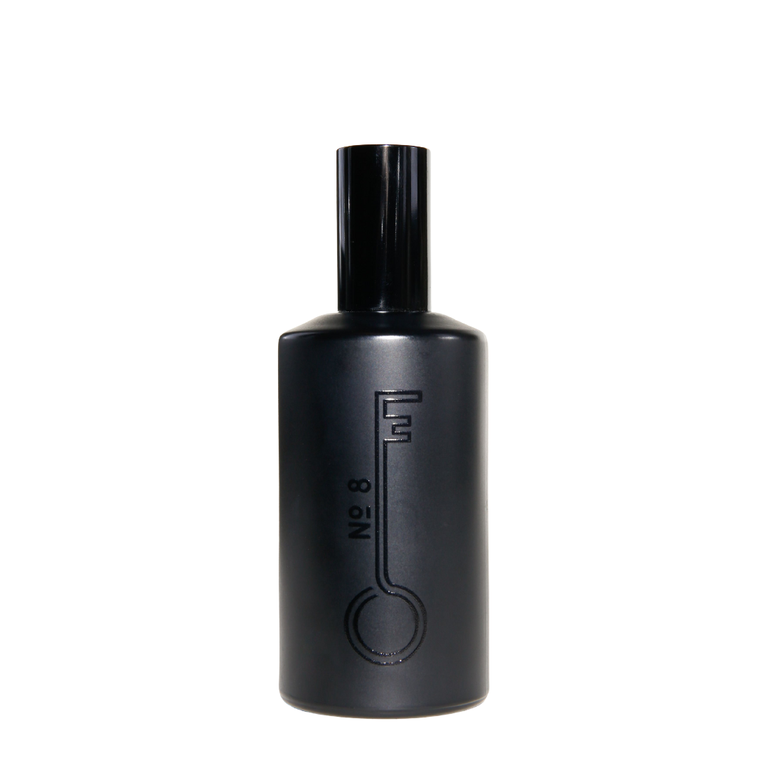 Fischersund No. 8 Flakon freigestellt – frischer Unisex-Duft mit Rhabarber, Kiefer und Zitrus bei scent amor