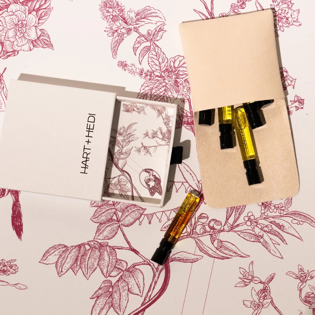 Hart + Hedi Discovery Set Eau de Parfum – offene Box mit Proben als Moodbild, luxuriös präsentiert bei scent amor