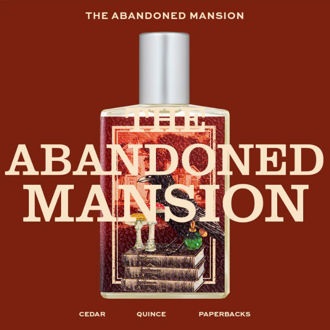 Imaginary Authors The Abandoned Mansion Eau de Parfum, markanter Schriftzug mit Flakon im Fokus, künstlerisch und intensiv, erhältlich bei scent amor.
