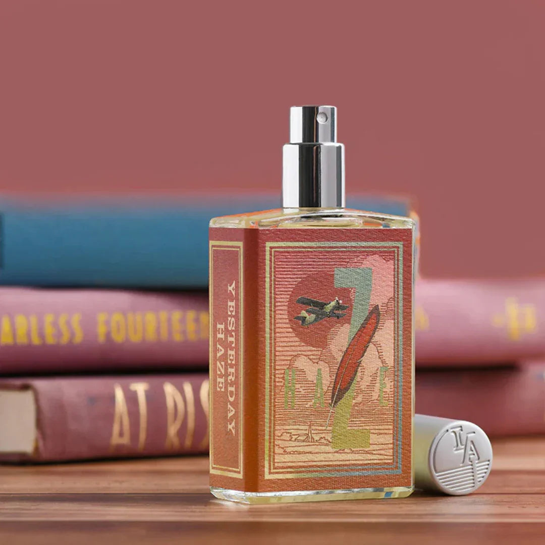 Geöffneter Flakon von Imaginary Authors Yesterday Haze Eau de Parfum – luxuriöser Nischenduft mit literarischem Charakter bei scent amor entdecken