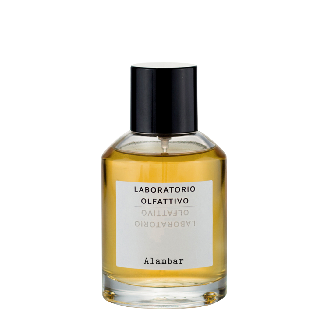 freigestellter Flakon von dem Eau de Parfum Alambar von Laboratorio Olfattivo, warmer amberbetonter Duft mit balsamischer Tiefe und weicher Süße, erhältlich bei scent amor.