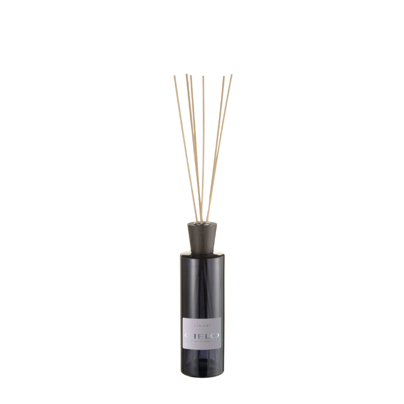 Linari Cielo Diffuser, eleganter dunkler Raumduft-Flakon mit Holzverschluss und Duftstäbchen, modern und minimalistisch gestaltet, erhältlich bei scent amor.
