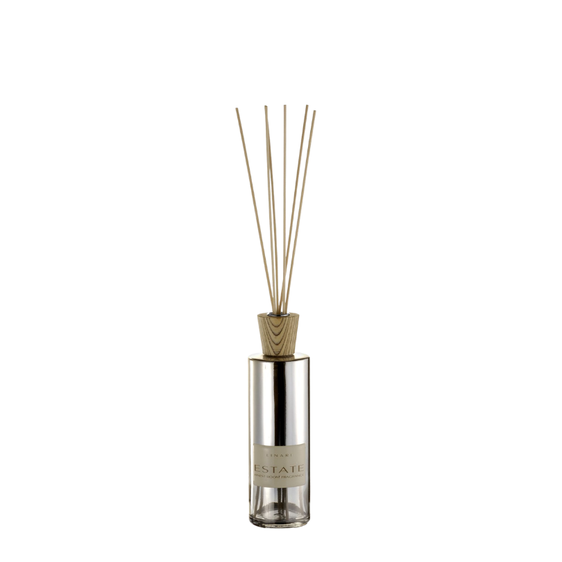 Linari Estate Diffuser, eleganter Raumduft-Flakon mit Holzverschluss und Duftstäbchen, klar und modern im minimalistischen Design, erhältlich bei scent amor.