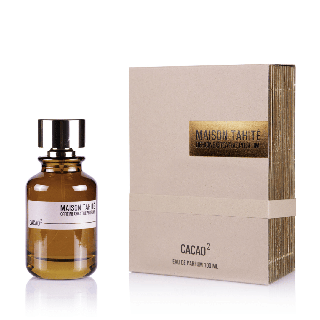 Maison Tahité Cacao² Eau de Parfum – Flakon neben der Box, elegante Präsentation eines kraftvollen Gourmand-Nischendufts bei scent amor
