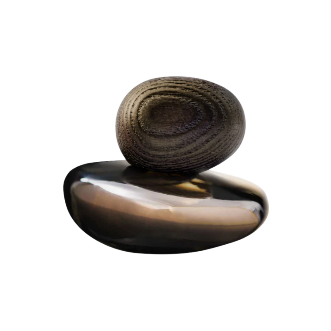 Majda Bekkali Fusion Sacrée Obscur Extrait de Parfum 50 ml, ikonischer dunkler Flakon mit skulpturalem Verschluss, tief und sinnlich, erhältlich bei scent amor.