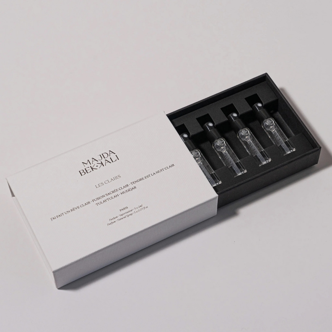 Majda Bekkali Les Clairs Discovery Set, geöffnete Box mit Duftproben in hochwertiger Präsentation, erhältlich bei scent amor