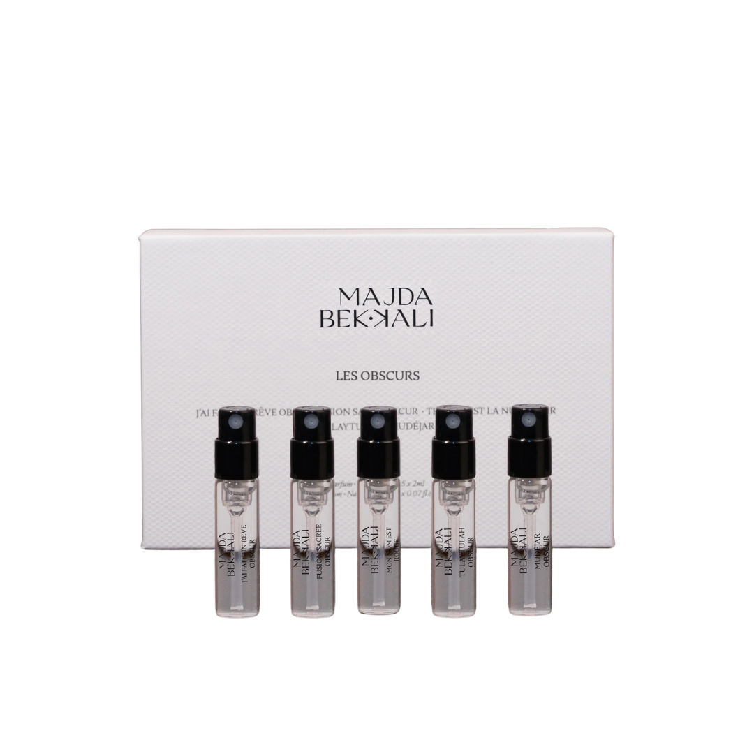Majda Bekkali Les Obscurs Discovery Set, Duftset mit fünf Probenflakons vor eleganter Box, erhältlich bei scent amor