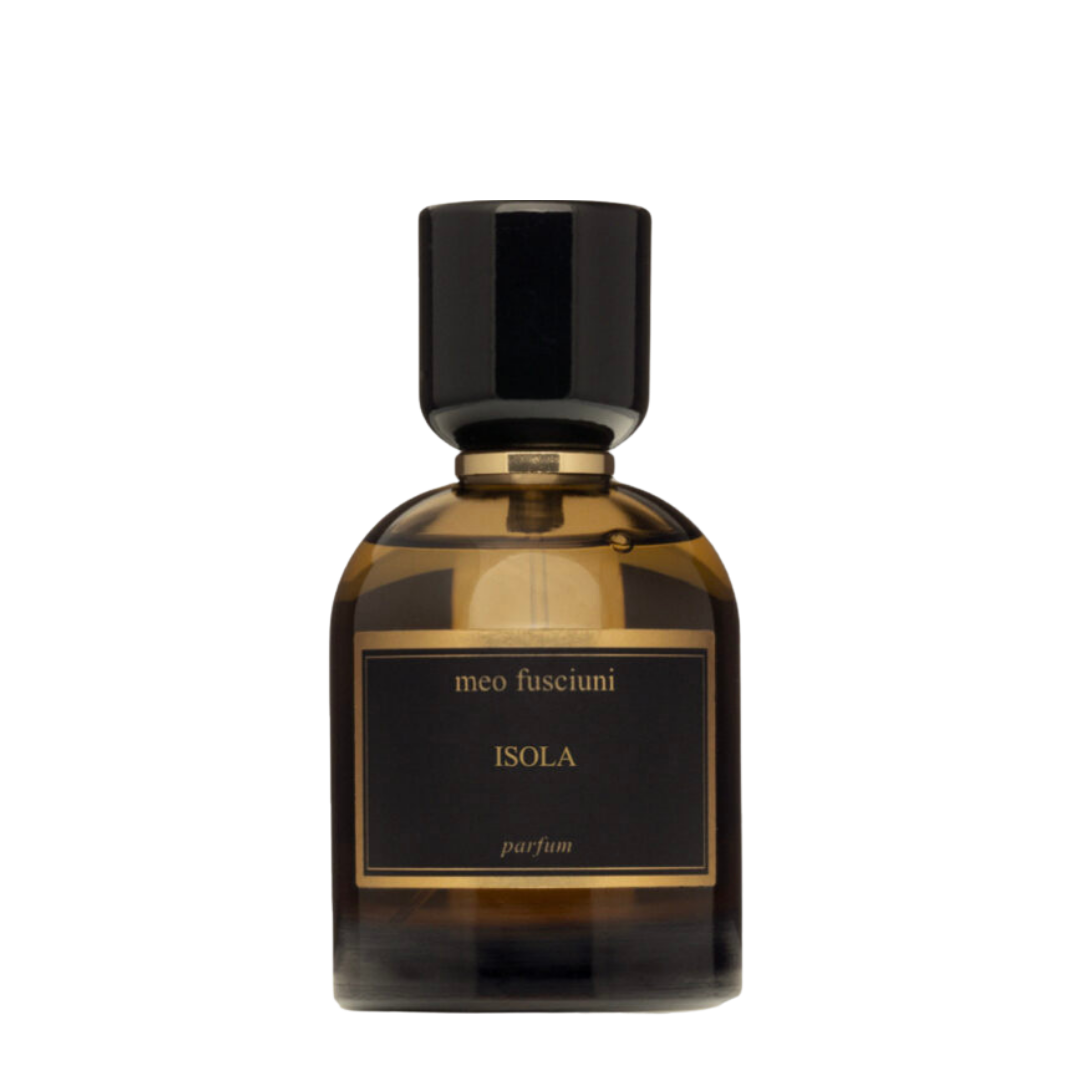 freigestellter Flakon von dem Parfum Isola von Meo Fusciuni, frischer zitrisch-aromatischer Duft mit mediterraner Klarheit und ruhiger Wärme, erhältlich bei scent amor.