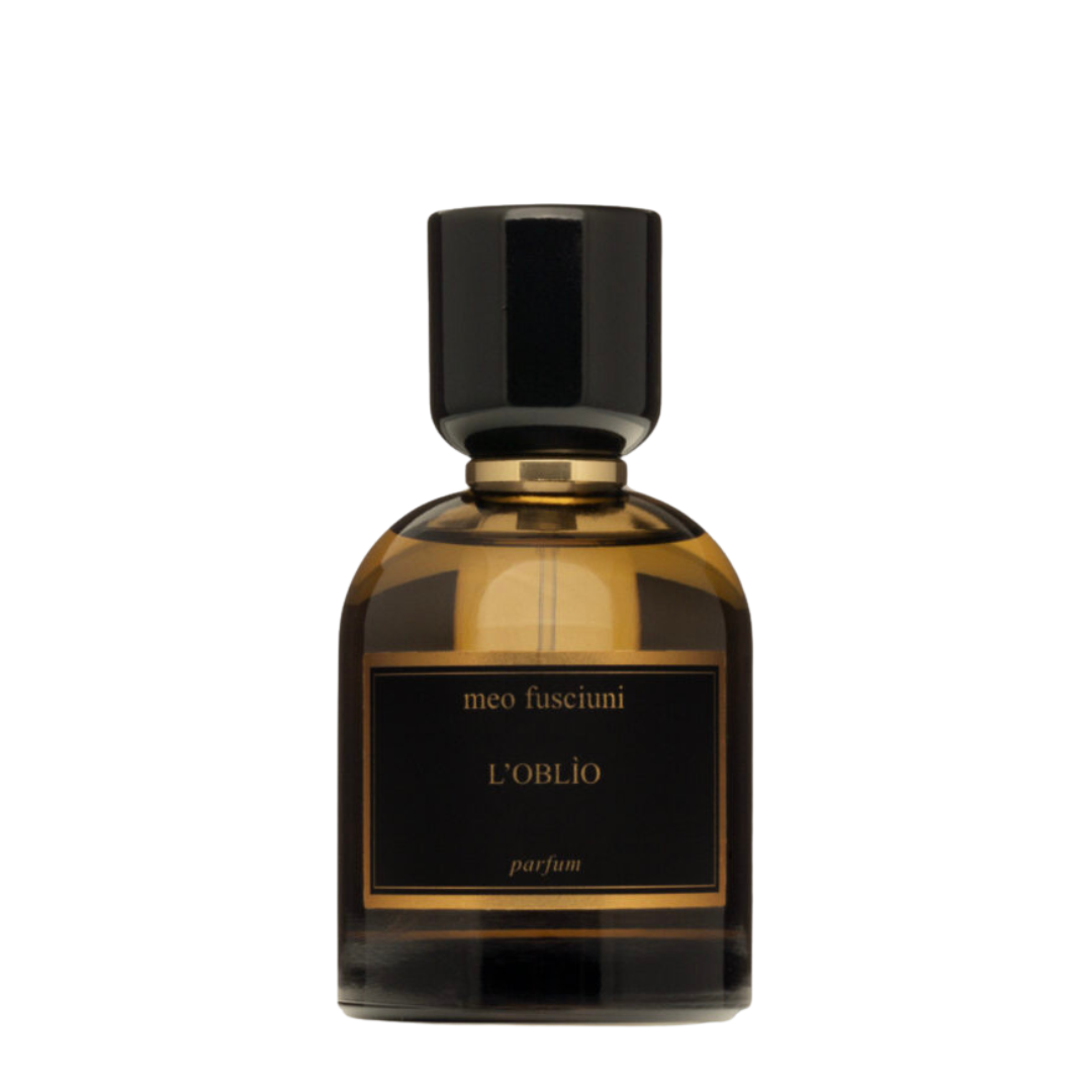 freigestellter Flakon von dem Eau de Parfum L’Oblio von Meo Fusciuni, dunkler harzig-holziger Duft mit melancholischer und introspektiver Tiefe, erhältlich bei scent amor.