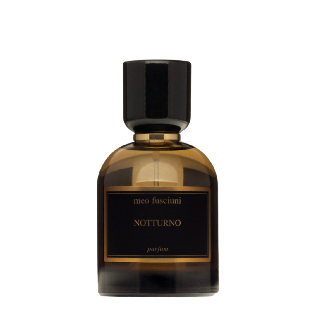 freigestellter Flakon von dem Eau de Parfum Notturno von Meo Fusciuni, dunkler harzig-holziger Duft mit ruhiger Tiefe und nächtlicher Atmosphäre, erhältlich bei scent amor.
