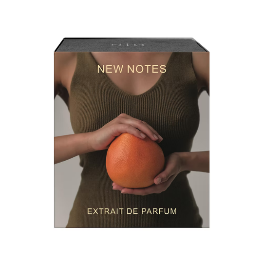New Notes Akigala Mandarino Extrait de Parfum, Verpackung mit moderner Inszenierung einer Orange und elegantem Design, erhältlich bei scent amor.