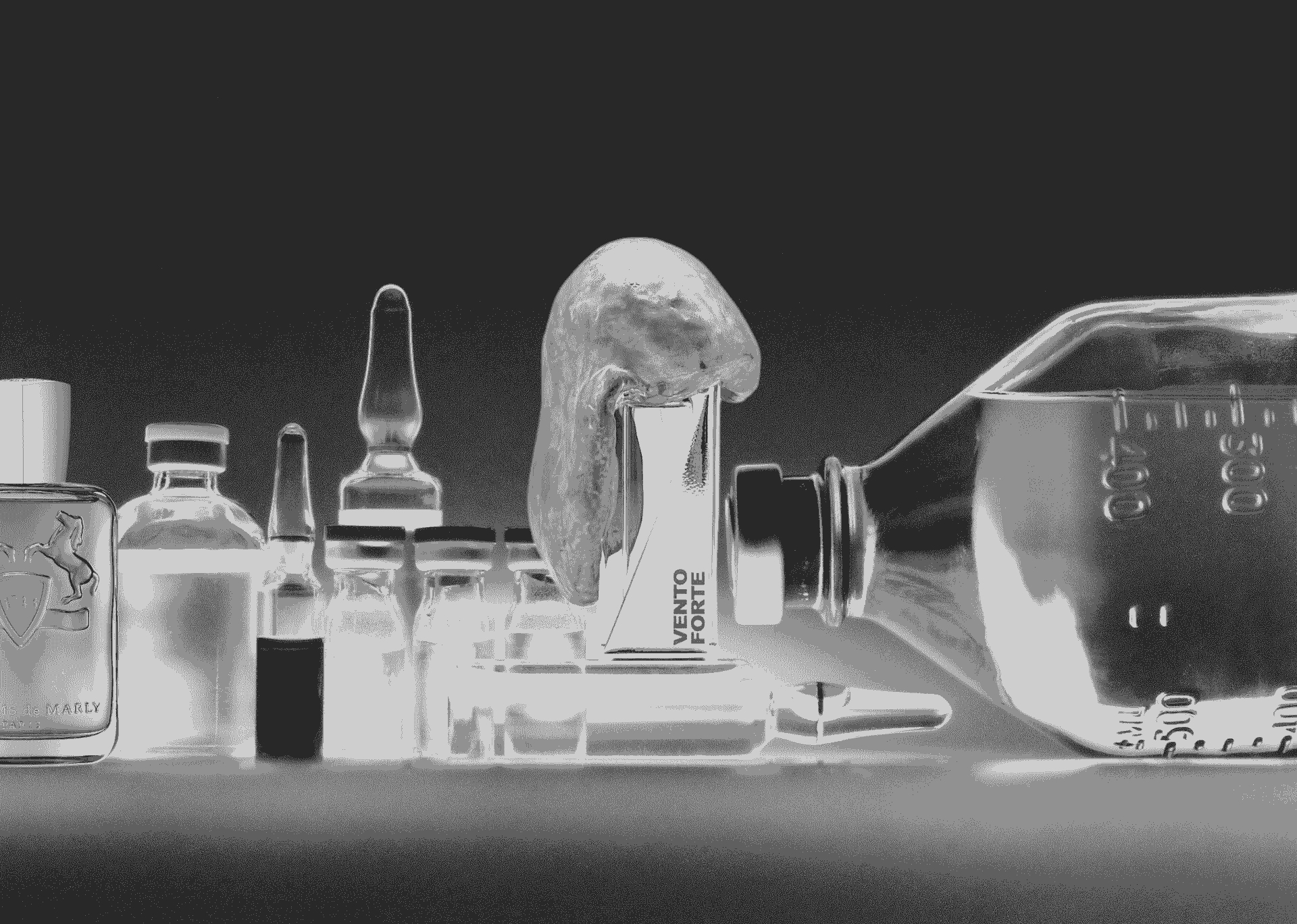 Parfum Flakons Nischenduft Parfum de Marly und Filippo Sorcinelli in B/W